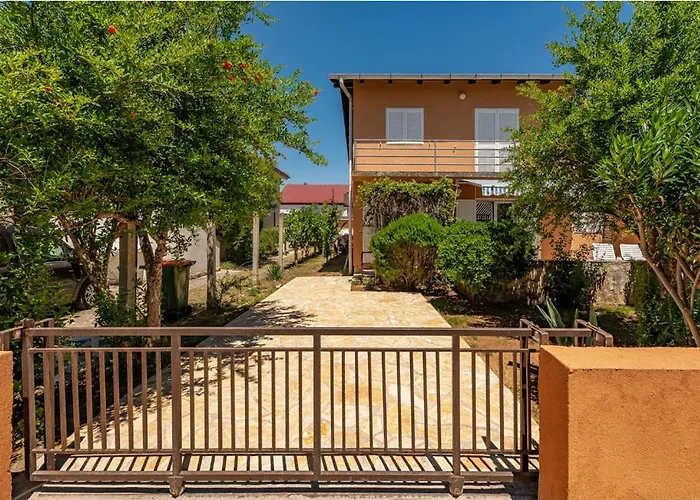 Apartament Neven *