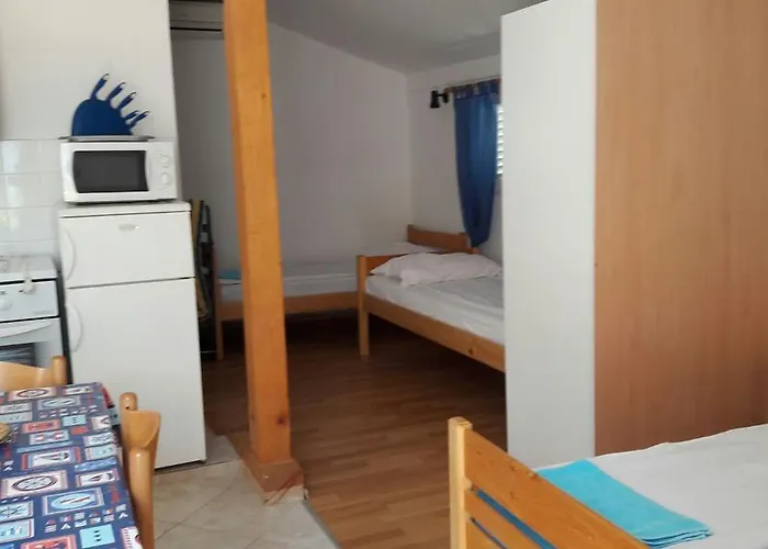 Neven Apartament *