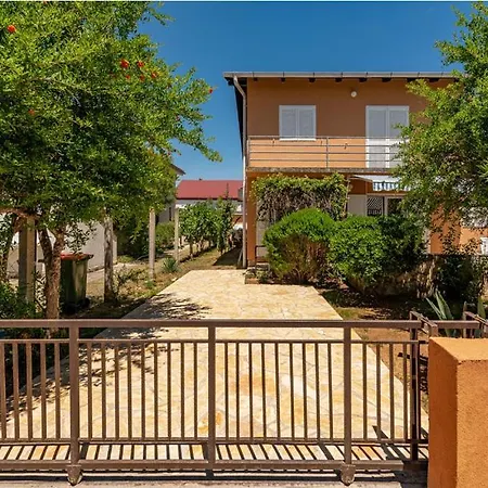 Apartment Neven *