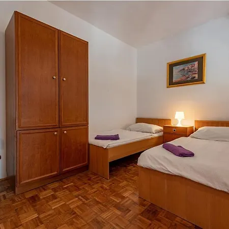 Apartament Neven *